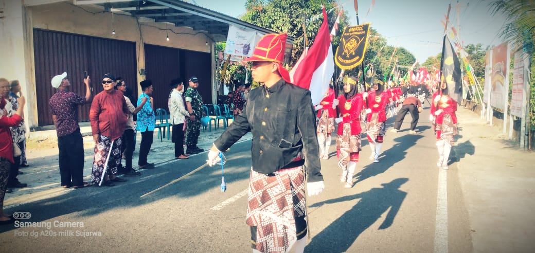 MERTI DUSUN PADUKUHAN KEMBANGAN